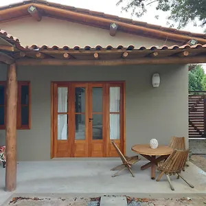 https://chale-aroeira.hotelsportoseguro.com